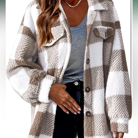 Jackets & Blazers - Teddy fleece plaid shacket